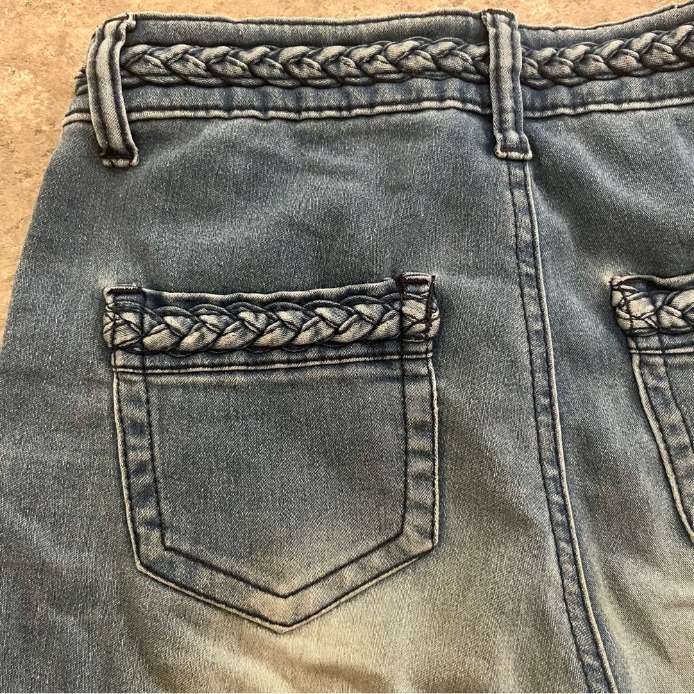 Rampage Denim Collection Braided West High Rise Jean Shorts Size 0 - Picture 7 of 7